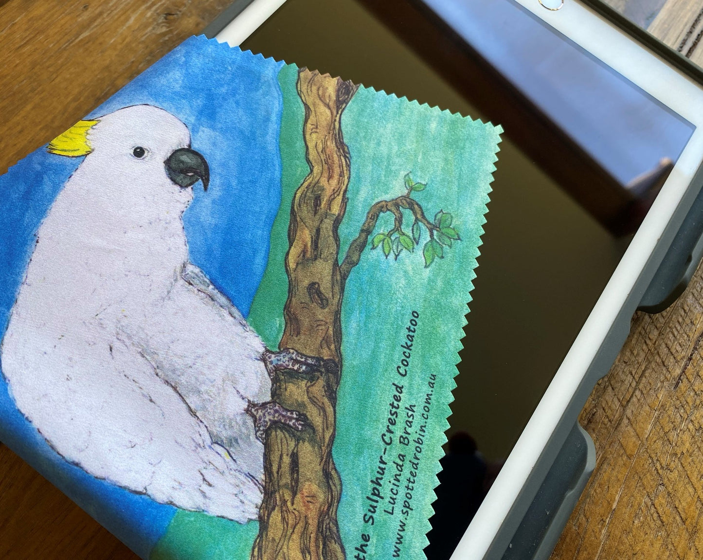 Microfibre Eyeglass Cleaning Cloth - Waru the Sulphur-crested Cockatoo